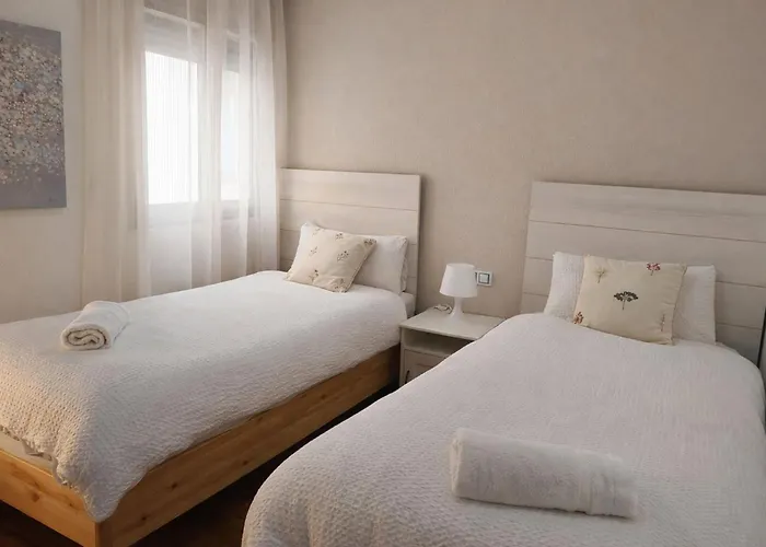 Apartment 2 Bedroom And Parking